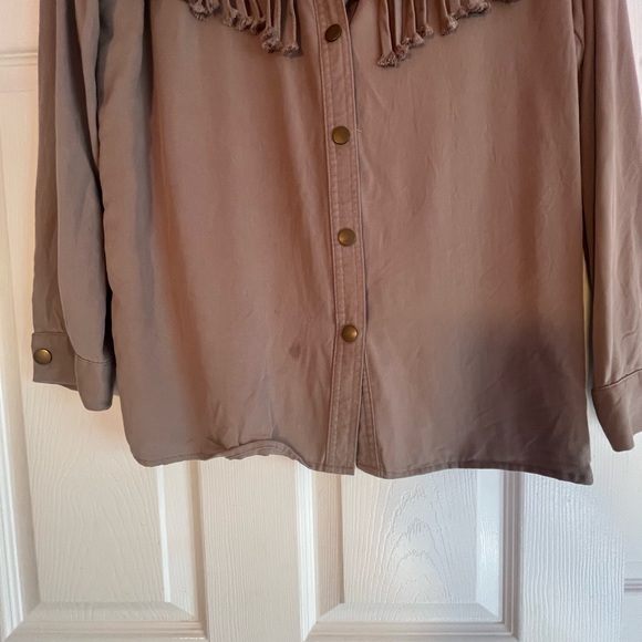 Cute Light brown DO&BE shirt in small with fringe - Picture 12 of 12
